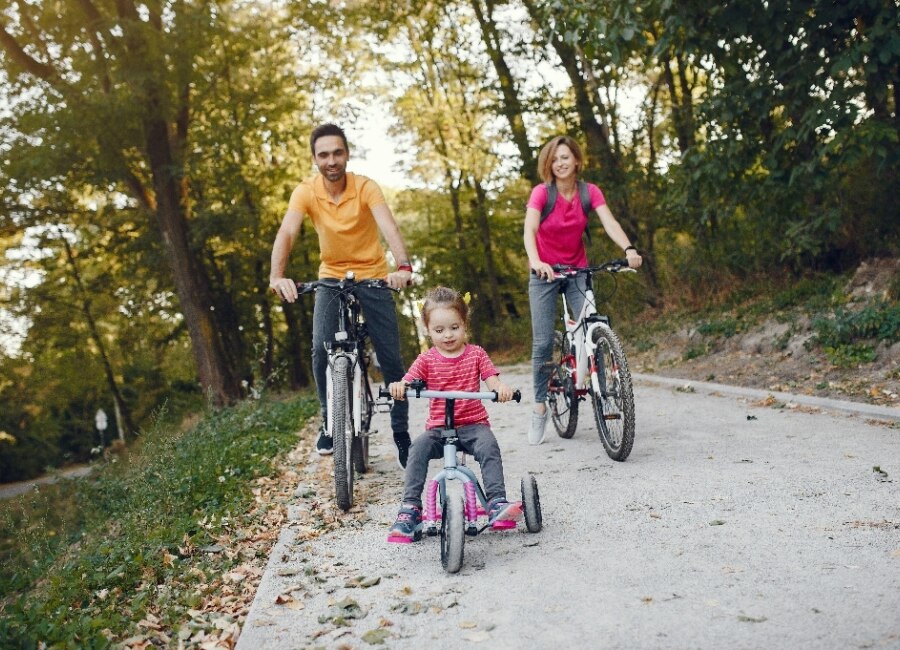 Familycycling2